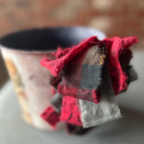 2 Vintage  Rustic Christmas Baskets Pails Planters Handmade 6.5 inches - Picture 8 of 9